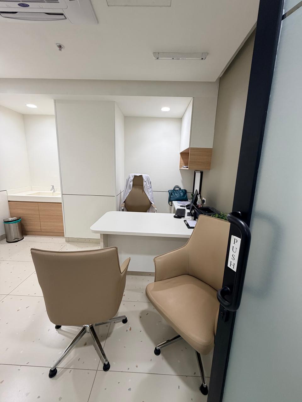 Dr Manjunath M N's consultation cabin at KIMS Electronic City